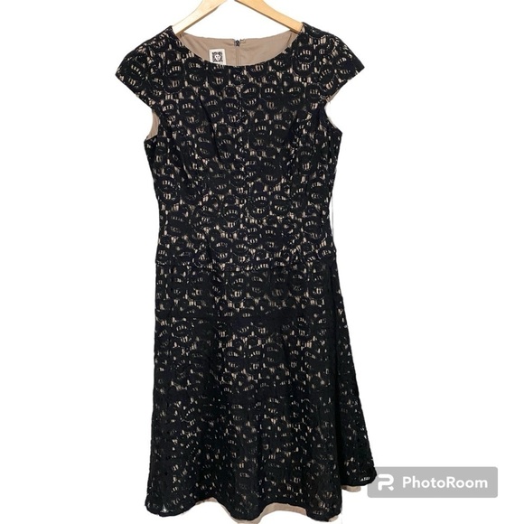Anne Klein black lace se thru a line dress cap sleeves and tan lining size 4 - Picture 5 of 12